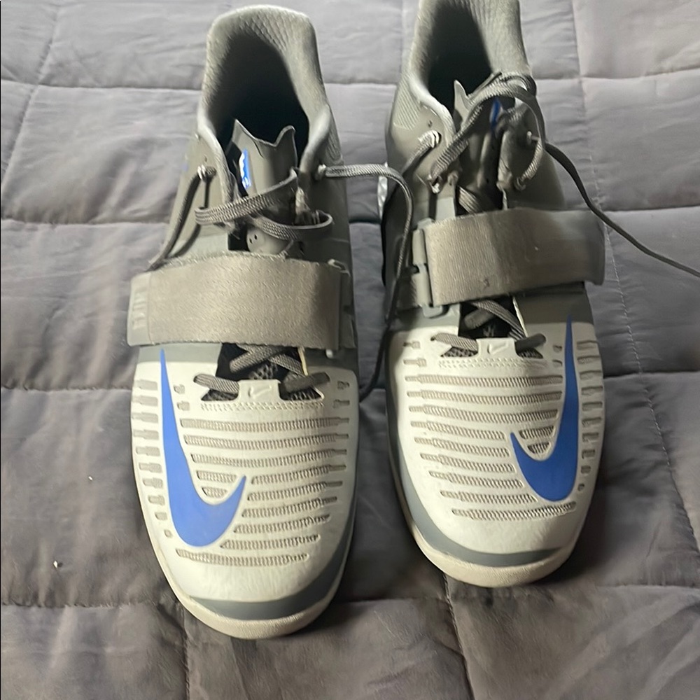 Nike lifting shoes